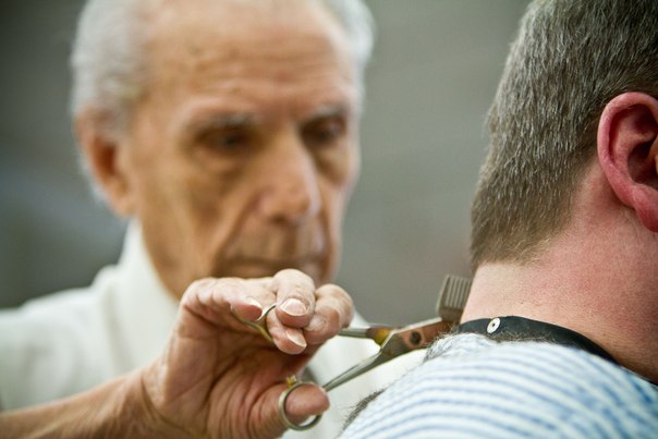 Самый старый парикмахер в мире