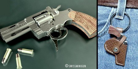 Самый маленький в мире револьвер.