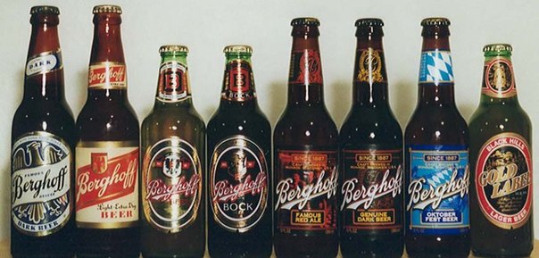 Кто-нибудь хочет выпить? -Самая большая коллекция пивных бутылок принадлежит Рон Вернер и состоит из 25,866 индивидуальных пивных бутылок по состоянию на 27 января 2012 года в гвоздика, Вашингтон, США!