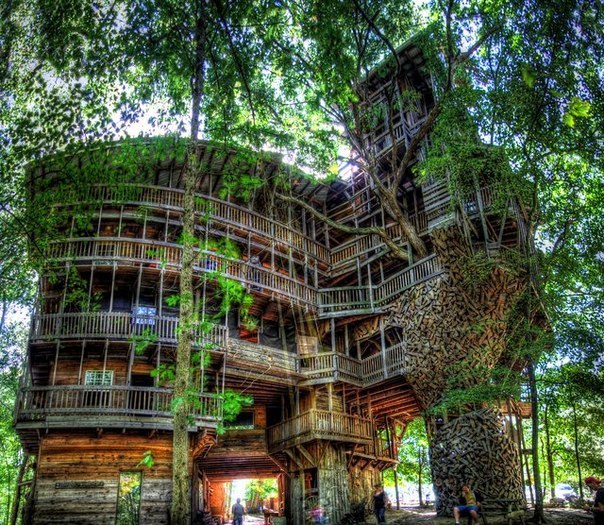 Самый большой в мире "домик на дереве", Кросвиль, Теннесси
