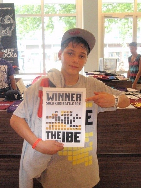 Чемпион мира 2011 по break dance — 15ти-летний провинциальный парень-самоучка из села Копьево (Хакасия)
