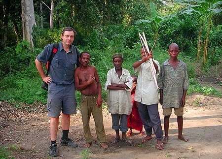 Самые низкорослые жители земли - индийские, филиппинские пигмеи.Их рост менее полутора метров