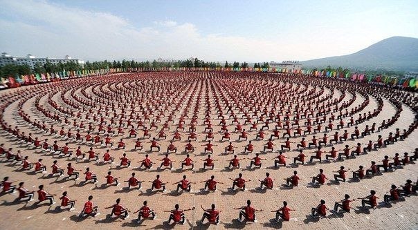 10 000 студентов школы кунг-фу, Китай