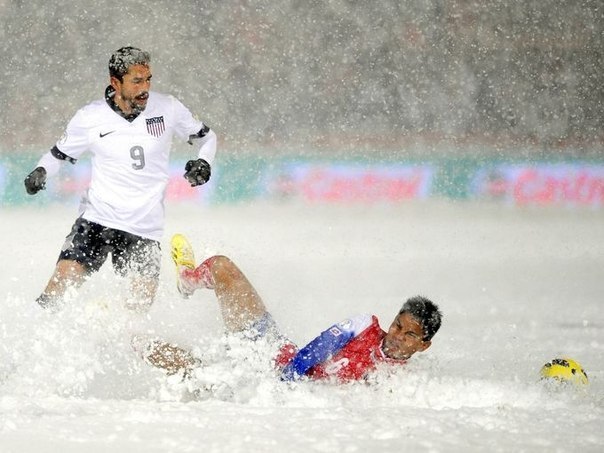 Самый снежный матч между США и Коста-Рикой.Вот это зрелище!