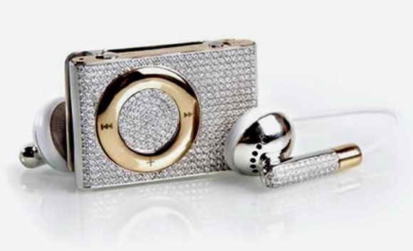 Представляем Вам 10 поразительных и самых дорогих ювелирных изделий, покрытых бриллиантами и камнями Сваровски:1. Бриллиантовый iPod