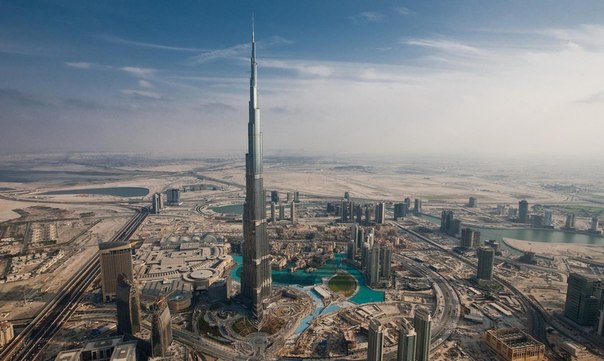 «Бурдж-Халифа» — небоскрёб высотой 828 м в Дубае, самое высокое сооружение в мире