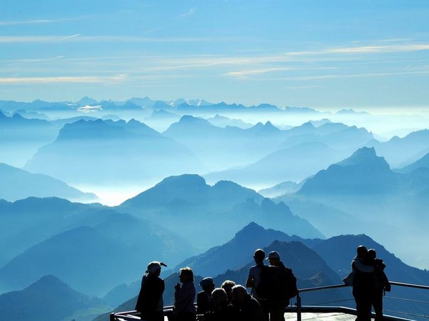 Безмятежность альпийских гор в живописном регионе Аппенцелль, Швейцария