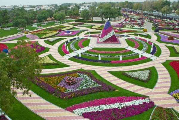 Самый большой парк цветов в городе Эль-Айн.