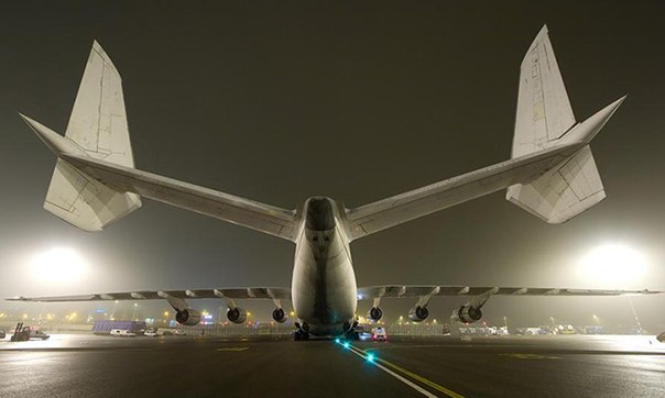 Самый большой самолет в мире.