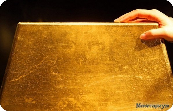 В музее японского золотого рудника «Той» находится самый большой слиток золота в мире весом 250 кг. Слиток был изготовлен компанией Mitsubishi Materials. Размеры слитка: 455х225х170мм. 