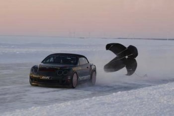 Пилот Bentley на кабриолете Supersports побил собственный мировый рекорд скорости на льду