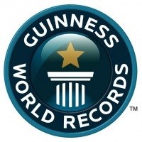 Книга рекордов Гиннеса, попала в книгу рекордов Гиннеса, как книга-рекордсмен по количеству рекордов Гиннеса в одной книге. )