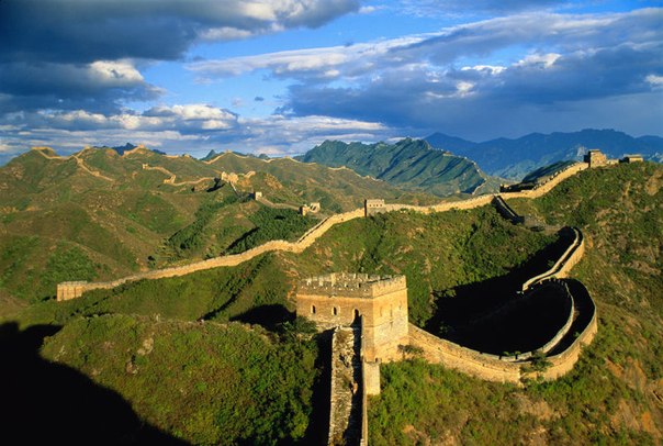 Великая Китайская стена длиной не менее 3460 км