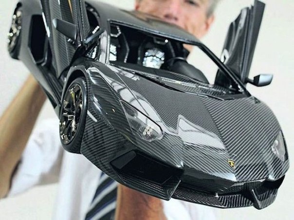 Игрушечная машинка Lamborghini за 6,2 млн. долларов.