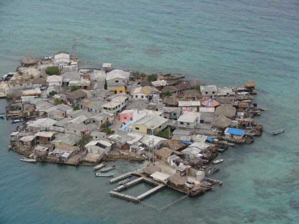 Самые густонаселённые острова в Мире