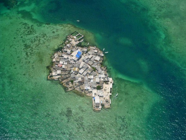 Самые густонаселённые острова в Мире