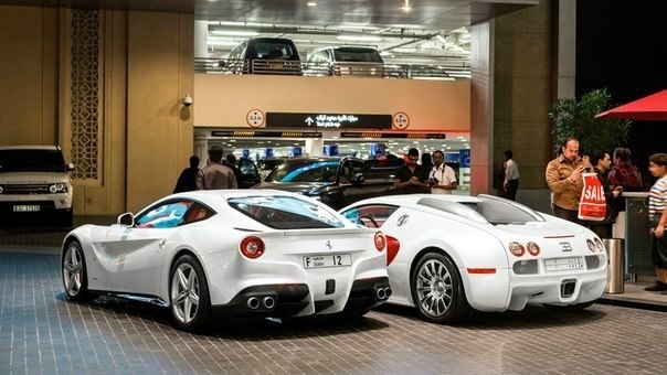 Ferrari F12 Berlinetta & Bugatti Veyron Pegaso