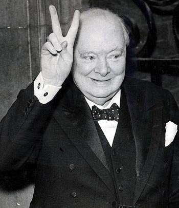 Самой длинной биографией в истории письменности является история жизни британского премьер-министра сэра Уинстона Черчилля. Книга в настоящее время насчитывает рекордное число томов – 22, и это при том, что ее написание и связанные с ним исследования еще продолжаются. 