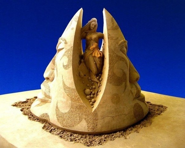 Подборка потрясающих скульптур из песка