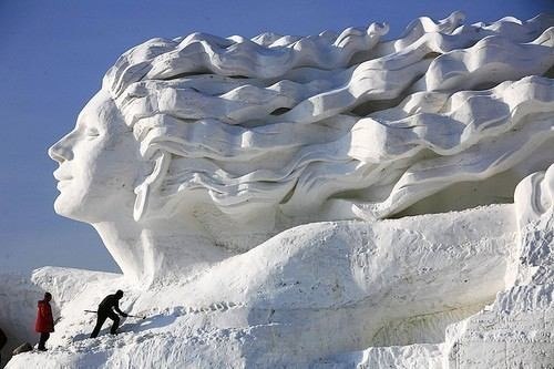 Самая большая Скульптура из снега.