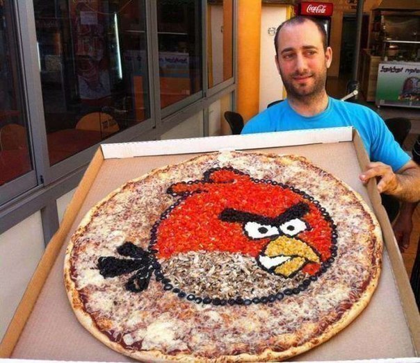 Оригинальная пицца для любителя Angry Birds.
