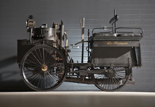 Самый старый паровой автомобиль в мире, de Dion Bouton 1884 года, превзошел все ожидания и был продан за $4,62 миллиона на Аукционе в Херши 6-7 октября.