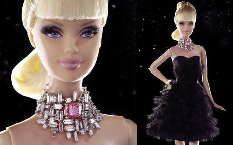 Самая дорогая кукла в мире — кукла Барби проданная на аукционе Christie's в 2010 году за баснословную сумму — 302,5 тысячи долларов. Столь большая стоимость лота была обусловлена красовавшимся на шее Барби колье, с розовым однакаратным бриллиантом и белыми бриллиантами по три карата, выполненным по спецзаказу известным во всем мире ювелиром Стефано Кантури. Заказ, популярный среди звезд Голливуда ювелир-дизайнер, получил в год празднования пятидесятилетия самой популярной в мире куклы.