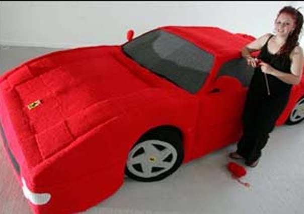Студентка связала Ferrari в натуральную величину