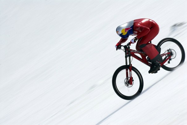 14 сентября 2007 года на высокогорном курорте Ла Парва в Чили австрийский спортсмен Markus Stoeckl побил предыдущий мировой рекорд скорости на горном велосипеде на снегу. Новый мировой рекорд скорости на горном велосипеде – 210.4 км/час!