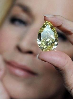 Коrа Sun-Drop, 110 карат, является самым крупнейшим, желтым, грушевидным алмазом известным в мире. Он настолько редкий, что его стоимость невозможно определить. На данный момент он хранится в одном из музеев Лондона. Его необычный желтый цвет связан с наличием небольшого процента азота, занесённого каким-то образом в углеродную структуру камня.