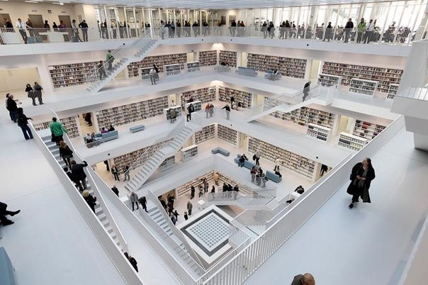 Библиотека в Штутгарте, Германия.