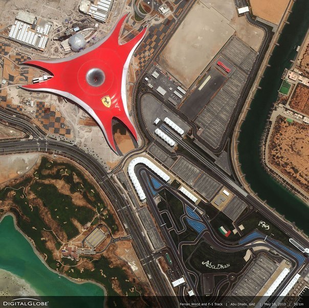 Ferrari World-парк развлечений в Дубае.