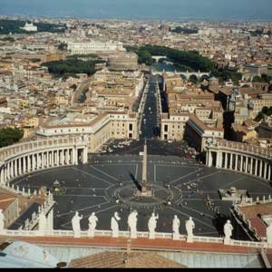 Самой маленькой страной на данный момент является Ватикан. Общая площадь составляет 0.44 км². Государство-город Ватикан находится в Италии внутри Рима. Она занесена в книгу рекордов гиннесса