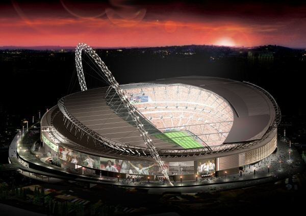 Самый дорогой стадион в мире находится на родине футбола, в Лондоне, столице Великобритании. Стадион "Уэмбли" вмещает 90 тысяч зрителей, а расходы на его строительство составили 1.6 миллиардов долларов.