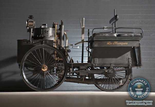 Самый старый паровой автомобиль в мире, de Dion Bouton 1884 года, превзошел все ожидания и был продан за $4,62 миллиона на Аукционе в Херши 6-7 октября.