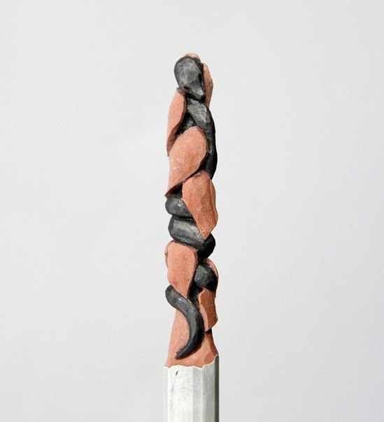 Скульптуры на кончике карандаша.