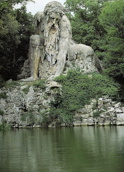 Апеннинский гигант в парке Медичи, Джамболонья.
