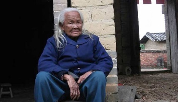 95-летняя китаянка через шесть дней после смерти выбралась из гроба.