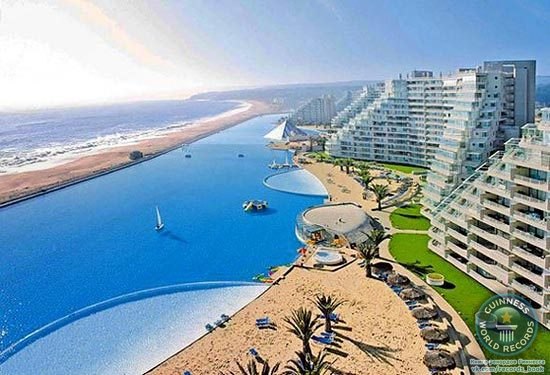 Самый большой бассейн! Самым большим бассейном в мире считается искусственно созданная лагуна, которая находится на курорте Сан Альфонсо дель Мар (San Alfonso del Mar resort) в Чили. Курорт Сан Альфонсо дель Мар находится в 100 км на запад от Сантьяго. 