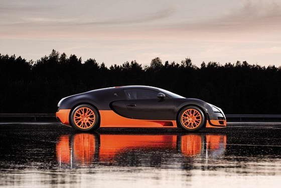 Новый мировой рекорд скорости для серийного автомобиля поставил спортивный автомобиль Bugatti.