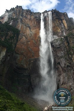Рекордсменом в мире водопадов является южноамериканский Анхель, расположенный в Венесуэле в национальном парке Канайма. Его высота достигает 979 метров.