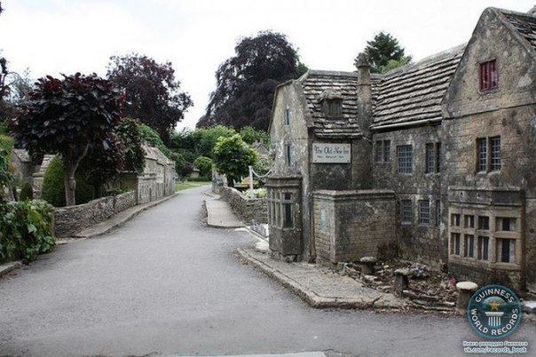 Деревня Бортон-он-Уотер в графстве Глостершир была построена в 30-х годах прошлого века.