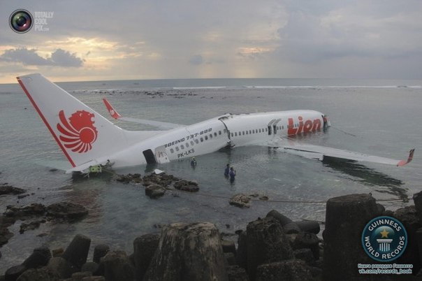 Самолёт индонезийской авиакомпании Lion Air потерпел крушение в Денпасаре на Бали.