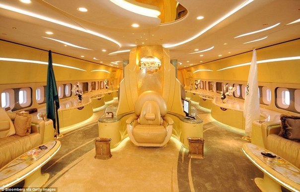 Золотой Airbus A380