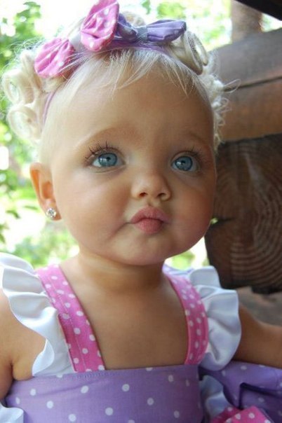 Айра Браун - маленькая модель. Ей всего два годика, но она уже известная модель в США, ее родители подписали контракты с несколькими модельными агентствами.