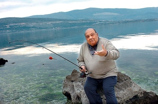 Самый счастливый человек на Земле живет в Хорватии. Этого фаворита фортуны зовут Франо Селак. В свои 80 лет Франо шесть раз удирал из лап смерти, а недавно еще и закрепил свое звание "счастливчика" выиграшем в лотерею, который составил почти 1 миллион долларов