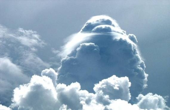 Масса среднестатистического облака — примерно миллион тонн.