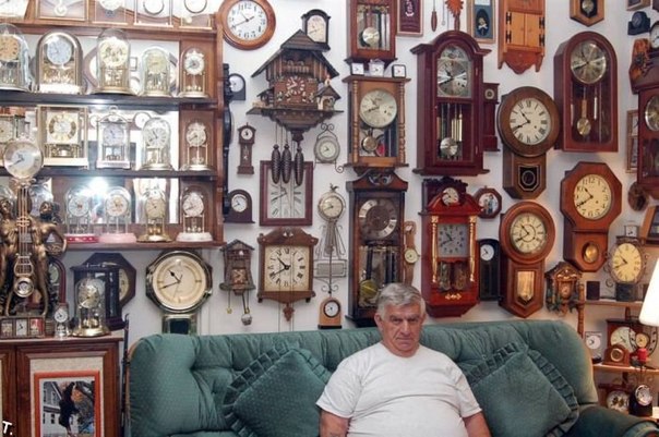 Самая крупная коллекция часов принадлежит Джеку Шоффу из США, который собрал вместе 1094 часов 17 июня 2008 года.