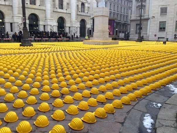 Протест строителей в Италии.