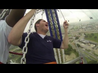 В арлингтонском парке развлечений Six Flags Over открыта самая высокая в мире карусель. Это возможность подняться на 400 футов над землей. 